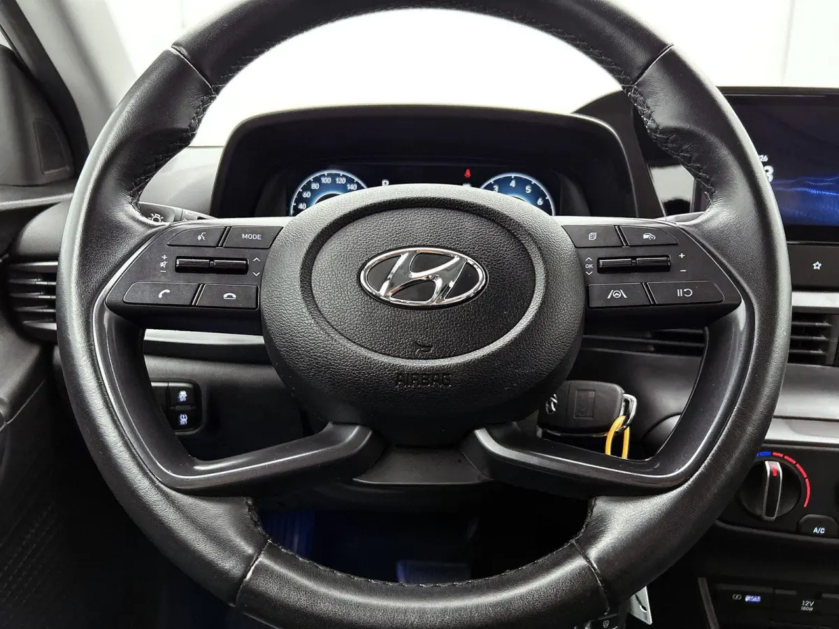 1.0 100pk Comfort Smart Automaat | Navigatie | Airco | Cruise Control | Camera | 16"LMV | Dodehoekdetectie | LED | Apple Carplay/Android Auto |