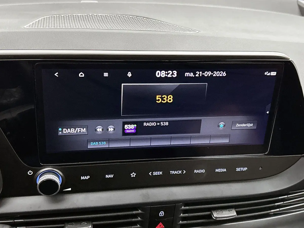 1.0 100pk Comfort Smart Automaat | Navigatie | Airco | Cruise Control | Camera | 16"LMV | Dodehoekdetectie | LED | Apple Carplay/Android Auto |