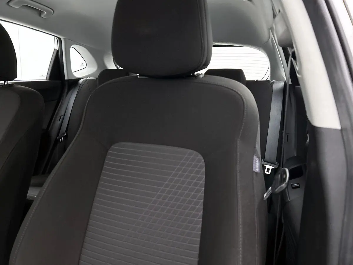 1.0 100pk Comfort Smart Automaat | Navigatie | Airco | Cruise Control | Camera | 16"LMV | Dodehoekdetectie | LED | Apple Carplay/Android Auto |
