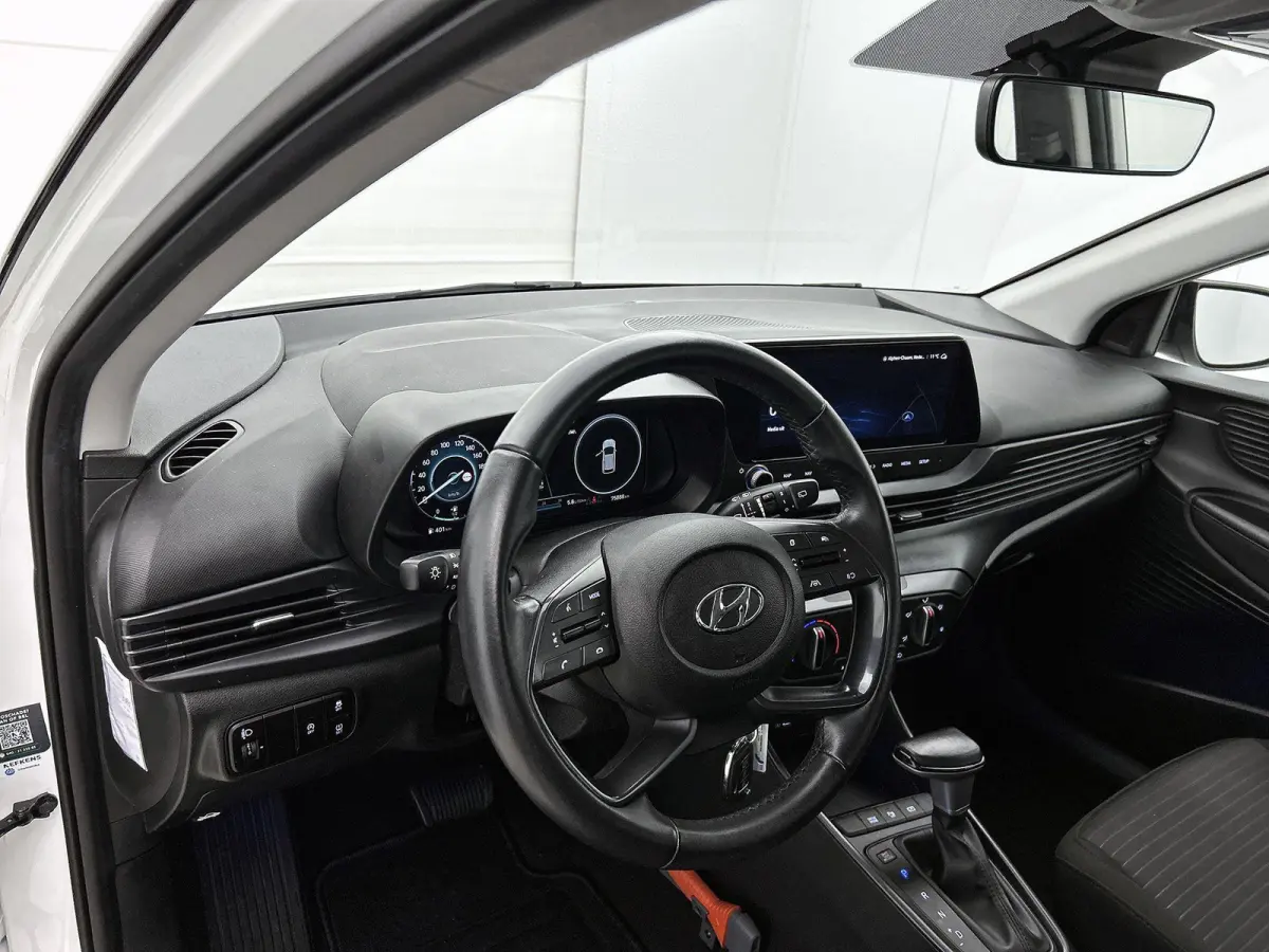 1.0 100pk Comfort Smart Automaat | Navigatie | Airco | Cruise Control | Camera | 16"LMV | Dodehoekdetectie | LED | Apple Carplay/Android Auto |