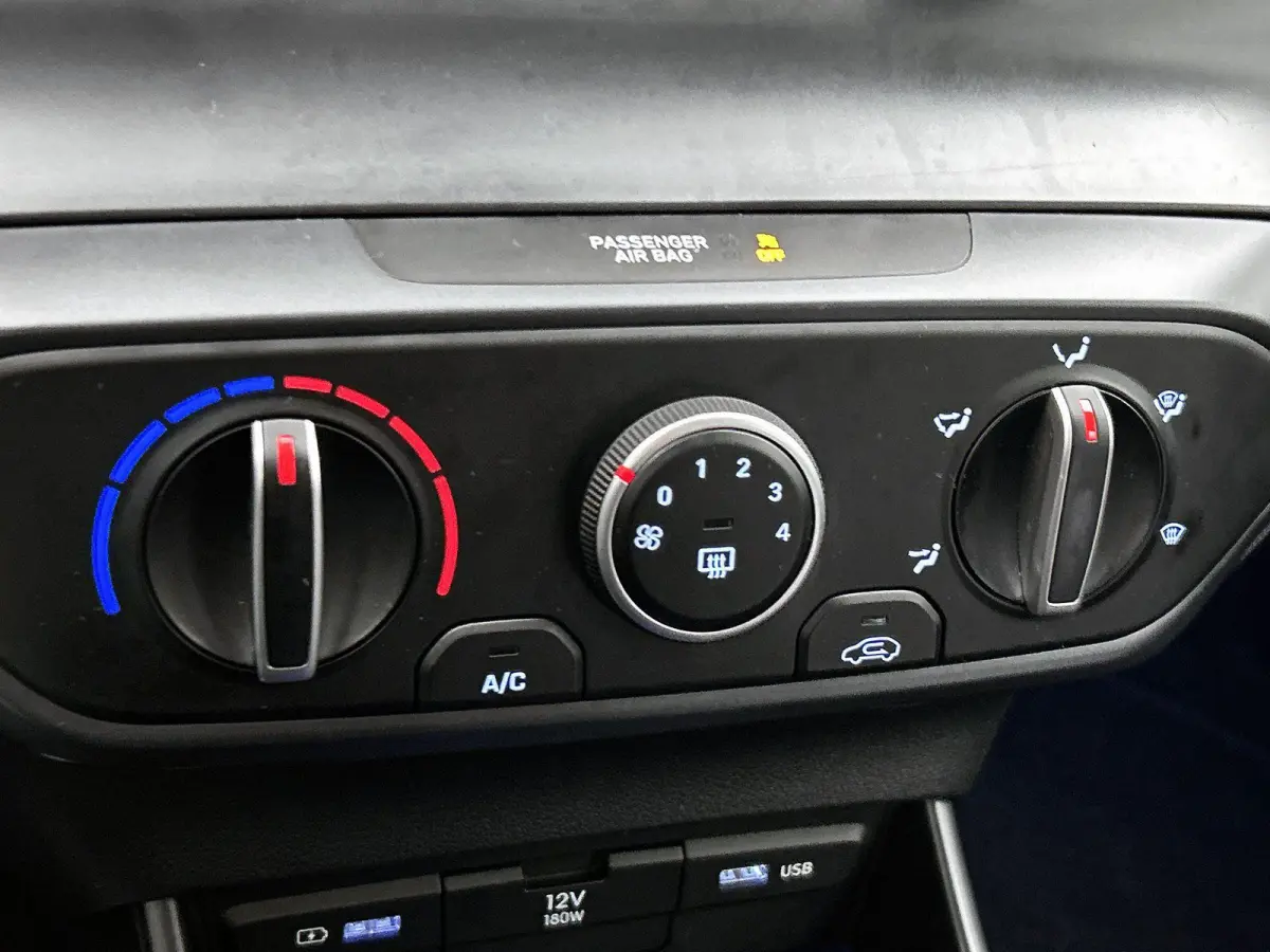 1.0 100pk Comfort Smart Automaat | Navigatie | Airco | Cruise Control | Camera | 16"LMV | Dodehoekdetectie | LED | Apple Carplay/Android Auto |