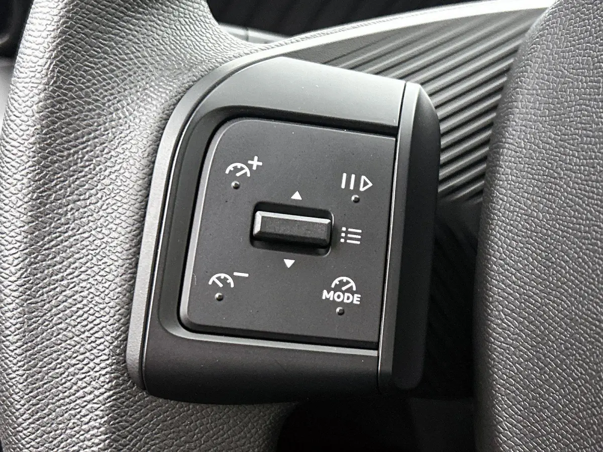 1.2 100pk You | Parkeersensoren achterzijde | Bluetooth telefoonvoorbereiding | Centrale deurvergrendeling op afstand