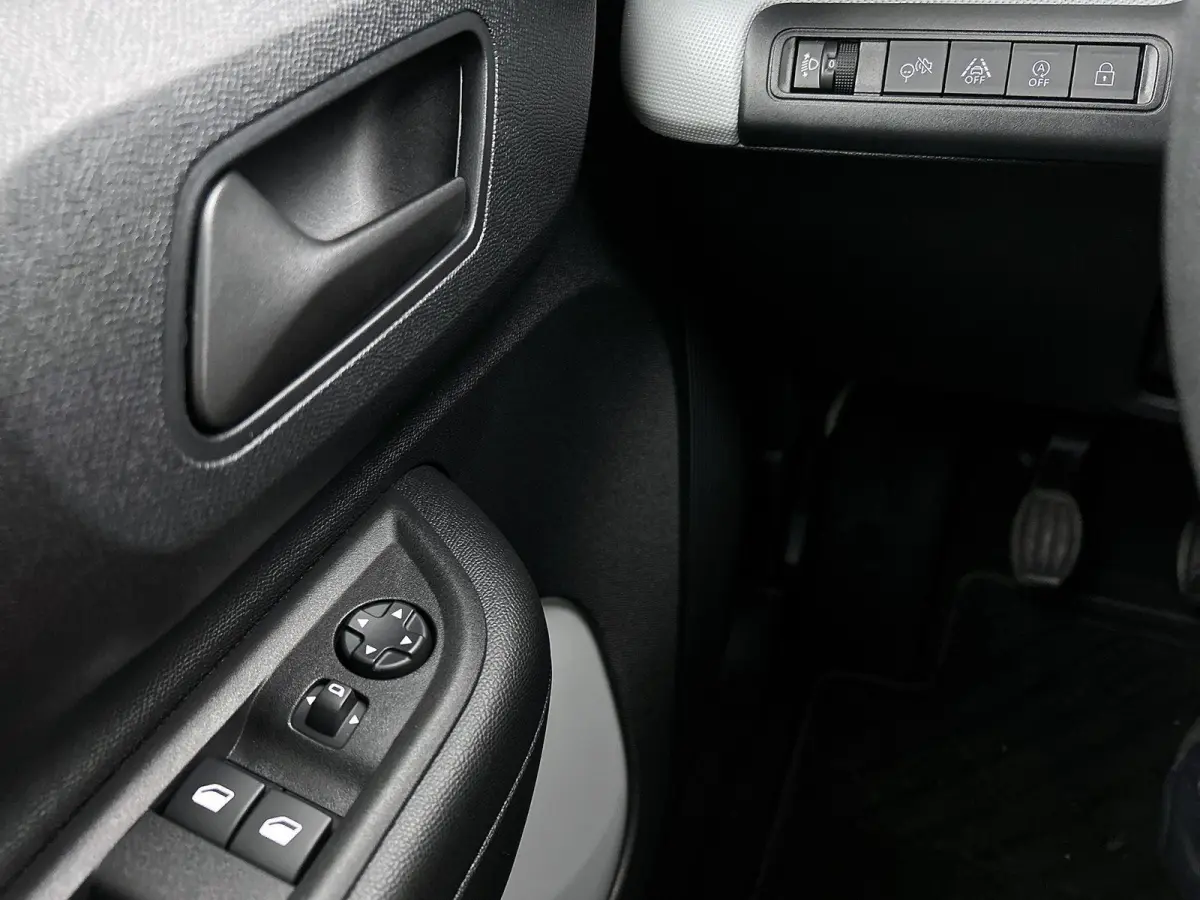 1.2 100pk You | Parkeersensoren achterzijde | Bluetooth telefoonvoorbereiding | Centrale deurvergrendeling op afstand
