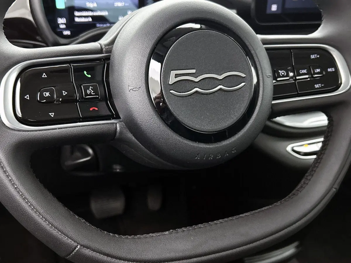 118pk Urban 42 kWh Automaat | LAGE KM | Apple Carplay/Android Auto | Camera | Cruise Control | Climate Control | Dodehoekdetectie | 16"LMV |