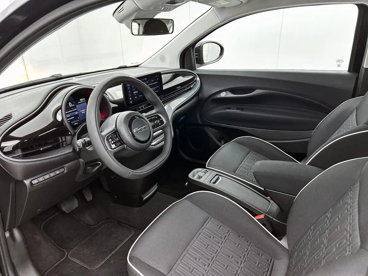 118pk Urban 42 kWh Automaat | LAGE KM | Apple Carplay/Android Auto | Camera | Cruise Control | Climate Control | Dodehoekdetectie | 16"LMV |