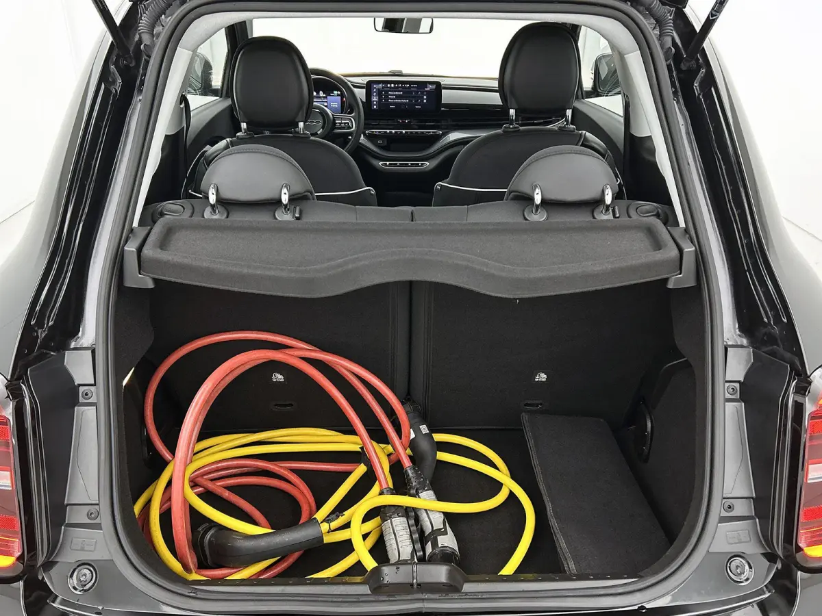 118pk Urban 42 kWh Automaat | LAGE KM | Apple Carplay/Android Auto | Camera | Cruise Control | Climate Control | Dodehoekdetectie | 16"LMV |