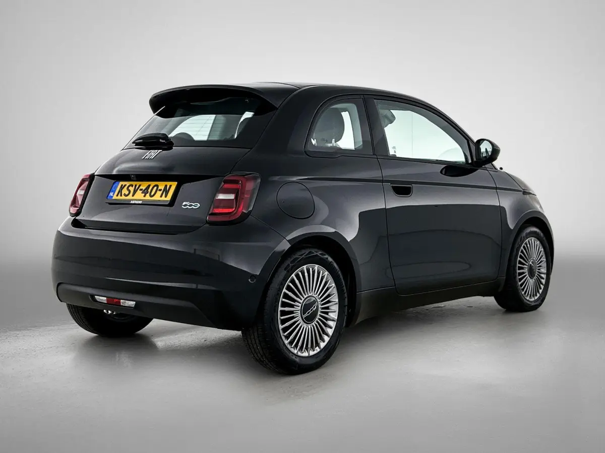 118pk Urban 42 kWh Automaat | LAGE KM | Apple Carplay/Android Auto | Camera | Cruise Control | Climate Control | Dodehoekdetectie | 16"LMV |