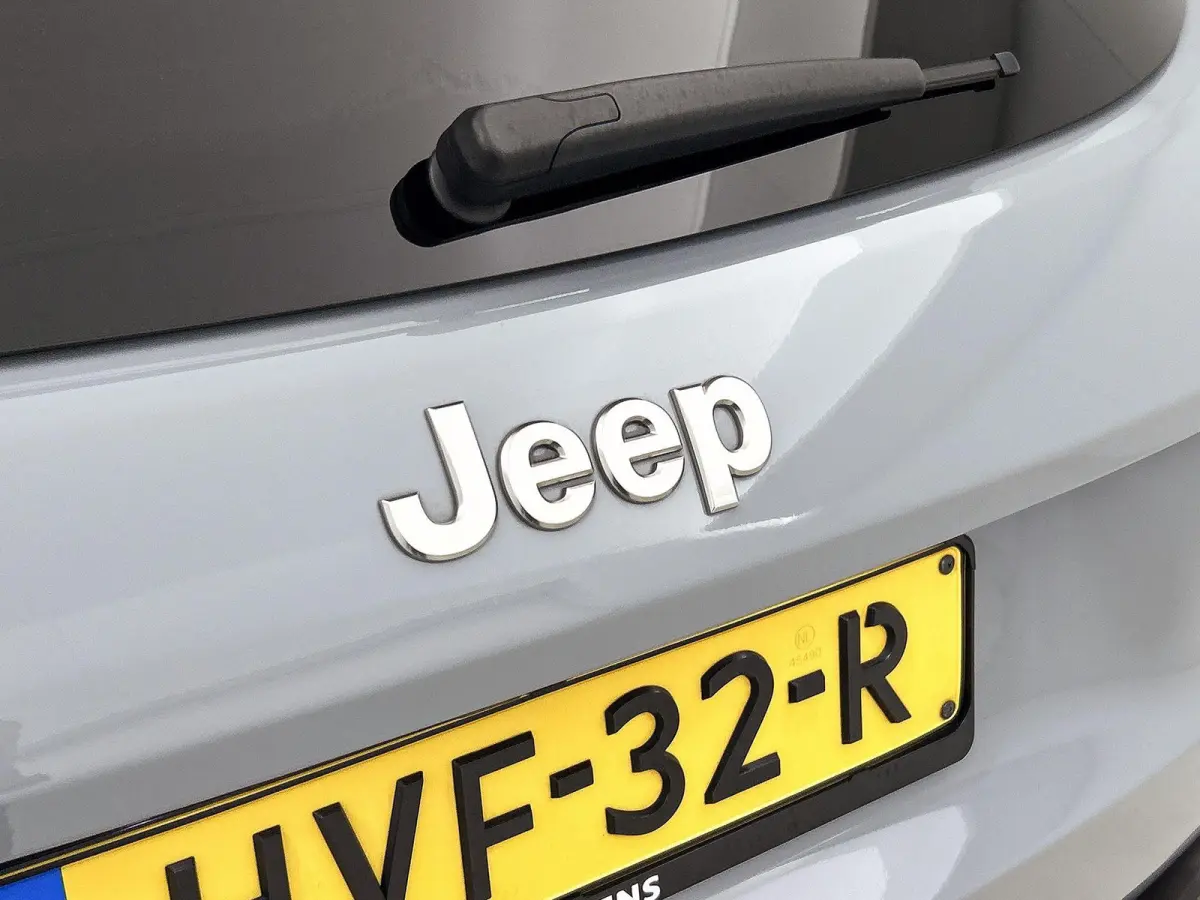 1.2 110pk e-Hybrid Altitude Automaat | 1ste Eigenaar | Elektrische Klep | Navigatie | Apple Carplay/Android Auto | Climate Control | Adaptieve Cruise Control | Parkeersensoren Achter | Leder