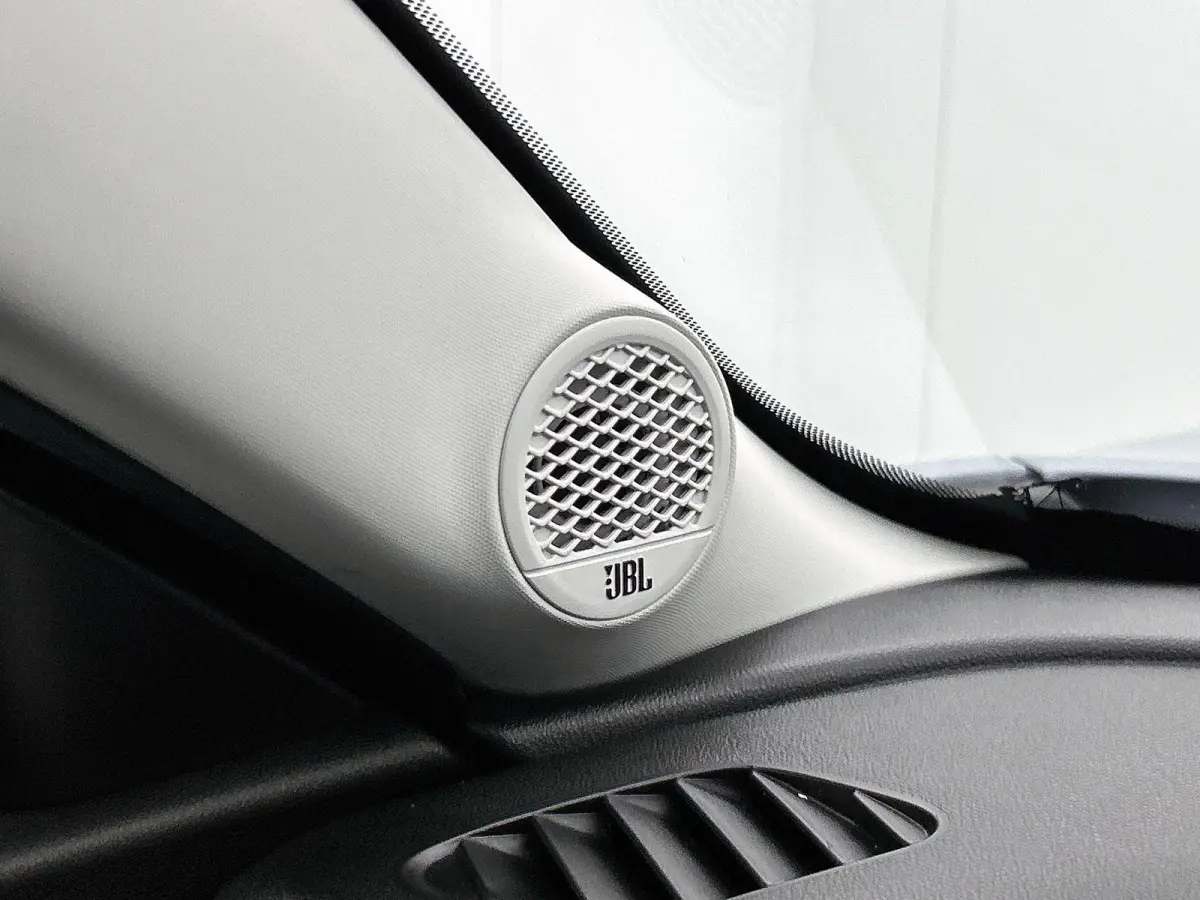 1.2 110pk e-Hybrid Altitude Automaat | 1ste Eigenaar | Elektrische Klep | Navigatie | Apple Carplay/Android Auto | Climate Control | Adaptieve Cruise Control | Parkeersensoren Achter | Leder