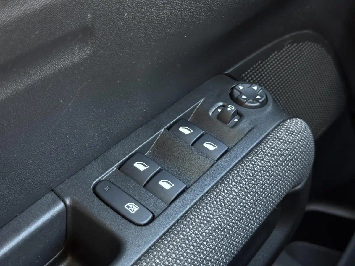 1.2 PureTech Feel 2e Eigenaar|Navi|Carplay|Trekhaak|Clima|Cruise|PDC|APK tot 02-2027