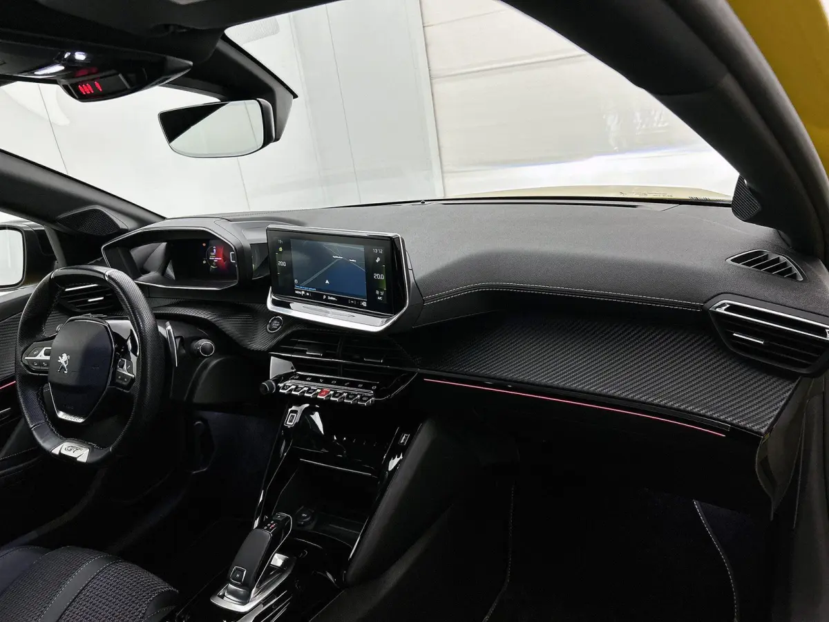 1.2 100pk GT Automaat | 1ste Eigenaar | Navigatie | Climate Control | Cruise Control | Camera | 17"LMV | Dodehoekdetectie | LED |
