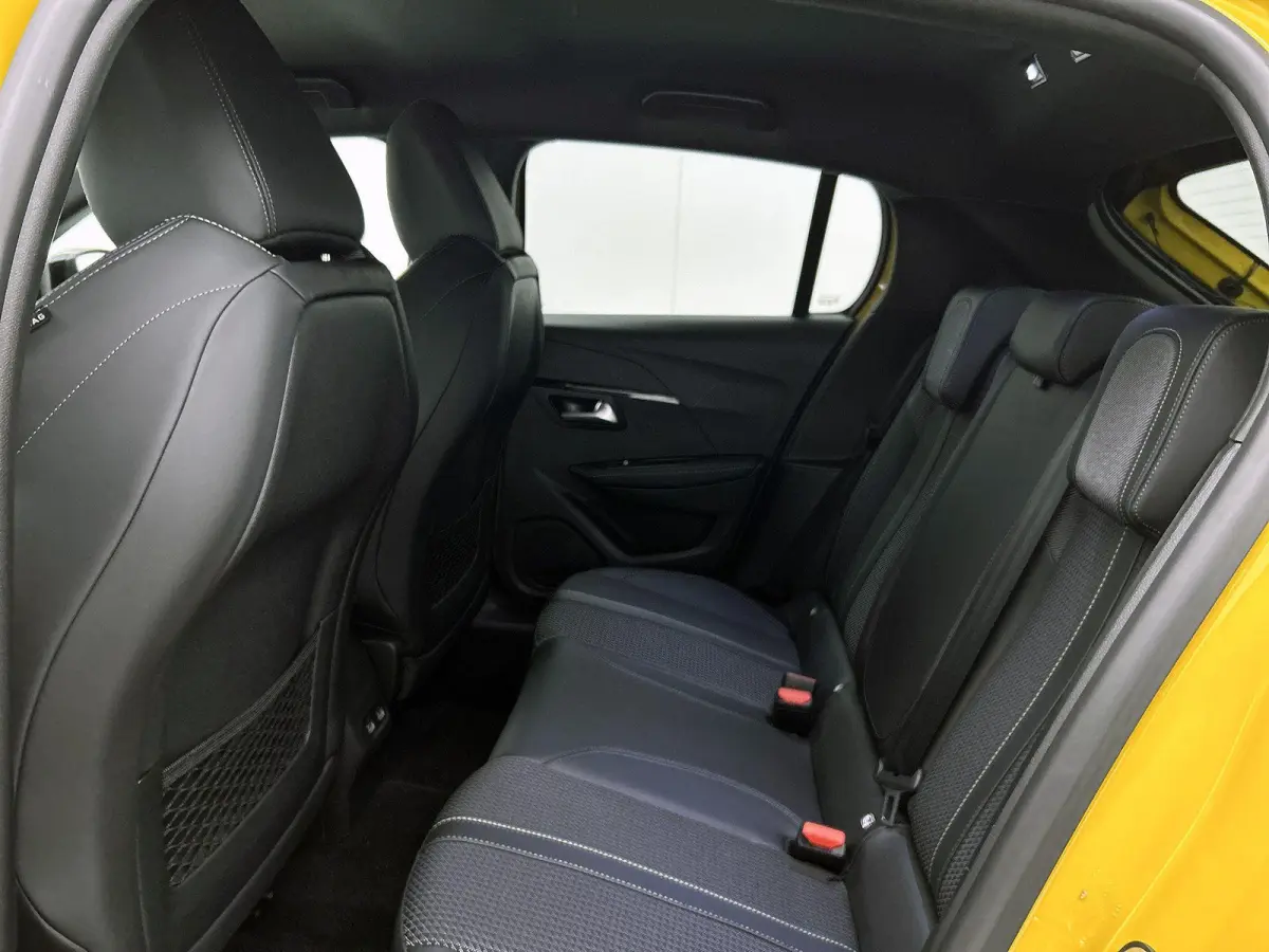 1.2 100pk GT Automaat | 1ste Eigenaar | Navigatie | Climate Control | Cruise Control | Camera | 17"LMV | Dodehoekdetectie | LED |