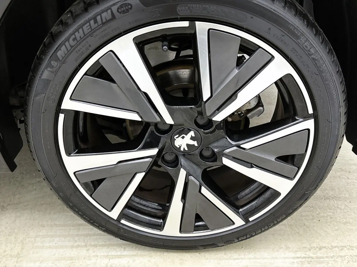 1.2 100pk GT Automaat | 1ste Eigenaar | Navigatie | Climate Control | Cruise Control | Camera | 17"LMV | Dodehoekdetectie | LED |