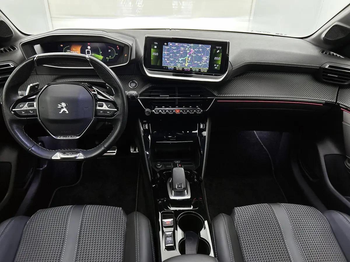 1.2 100pk GT Automaat | 1ste Eigenaar | Navigatie | Climate Control | Cruise Control | Camera | 17"LMV | Dodehoekdetectie | LED |