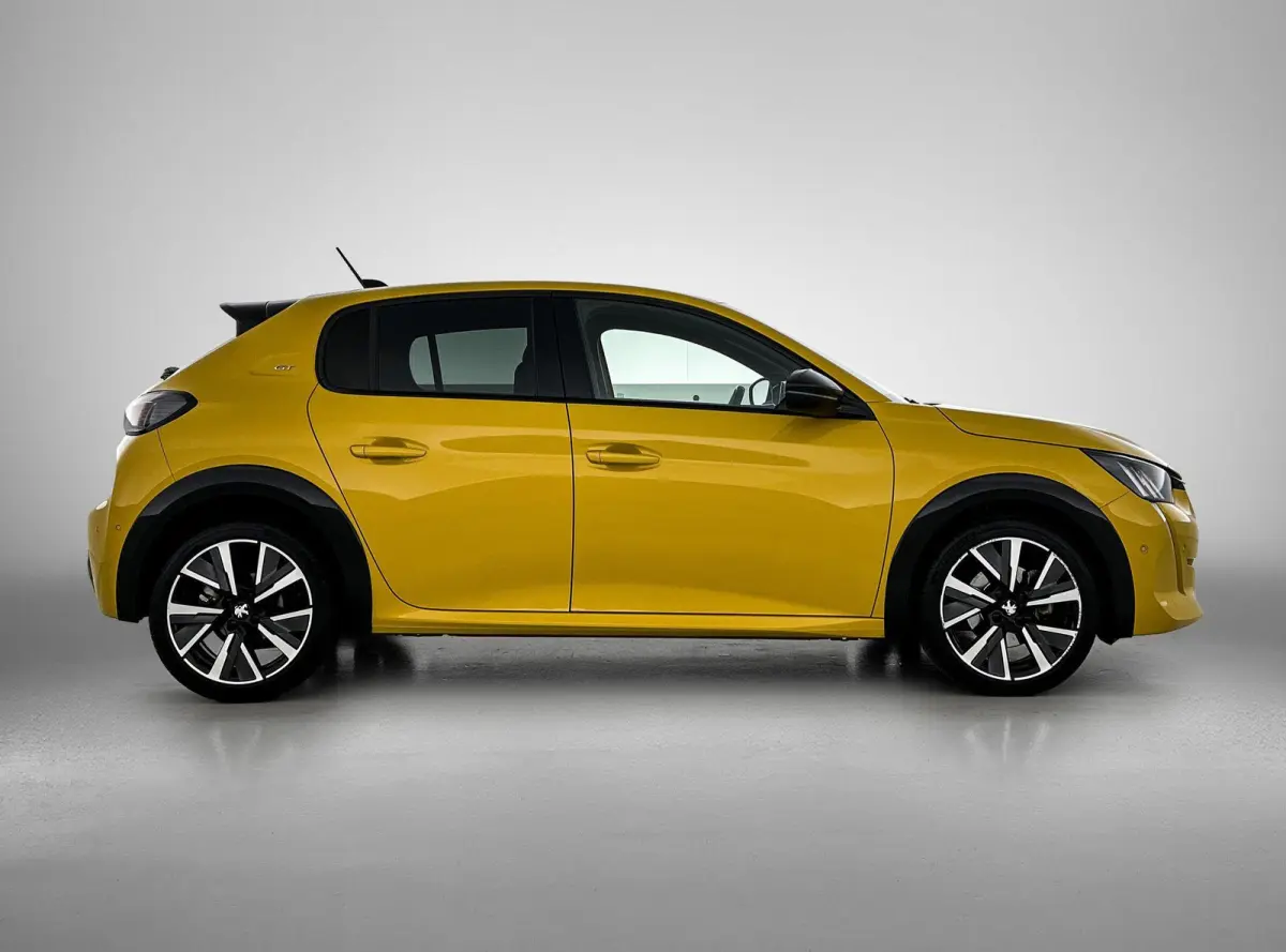 1.2 100pk GT Automaat | 1ste Eigenaar | Navigatie | Climate Control | Cruise Control | Camera | 17"LMV | Dodehoekdetectie | LED |