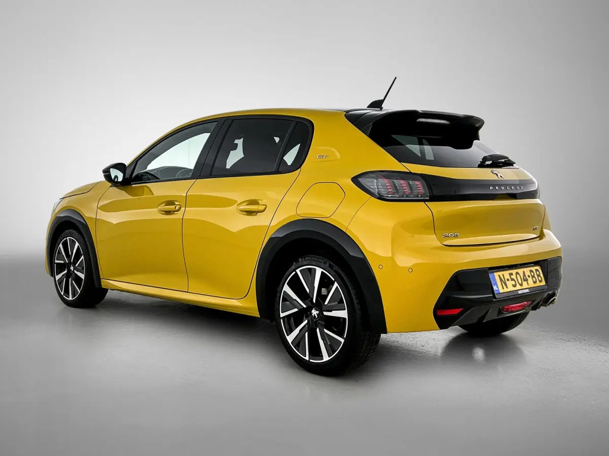 1.2 100pk GT Automaat | 1ste Eigenaar | Navigatie | Climate Control | Cruise Control | Camera | 17"LMV | Dodehoekdetectie | LED |