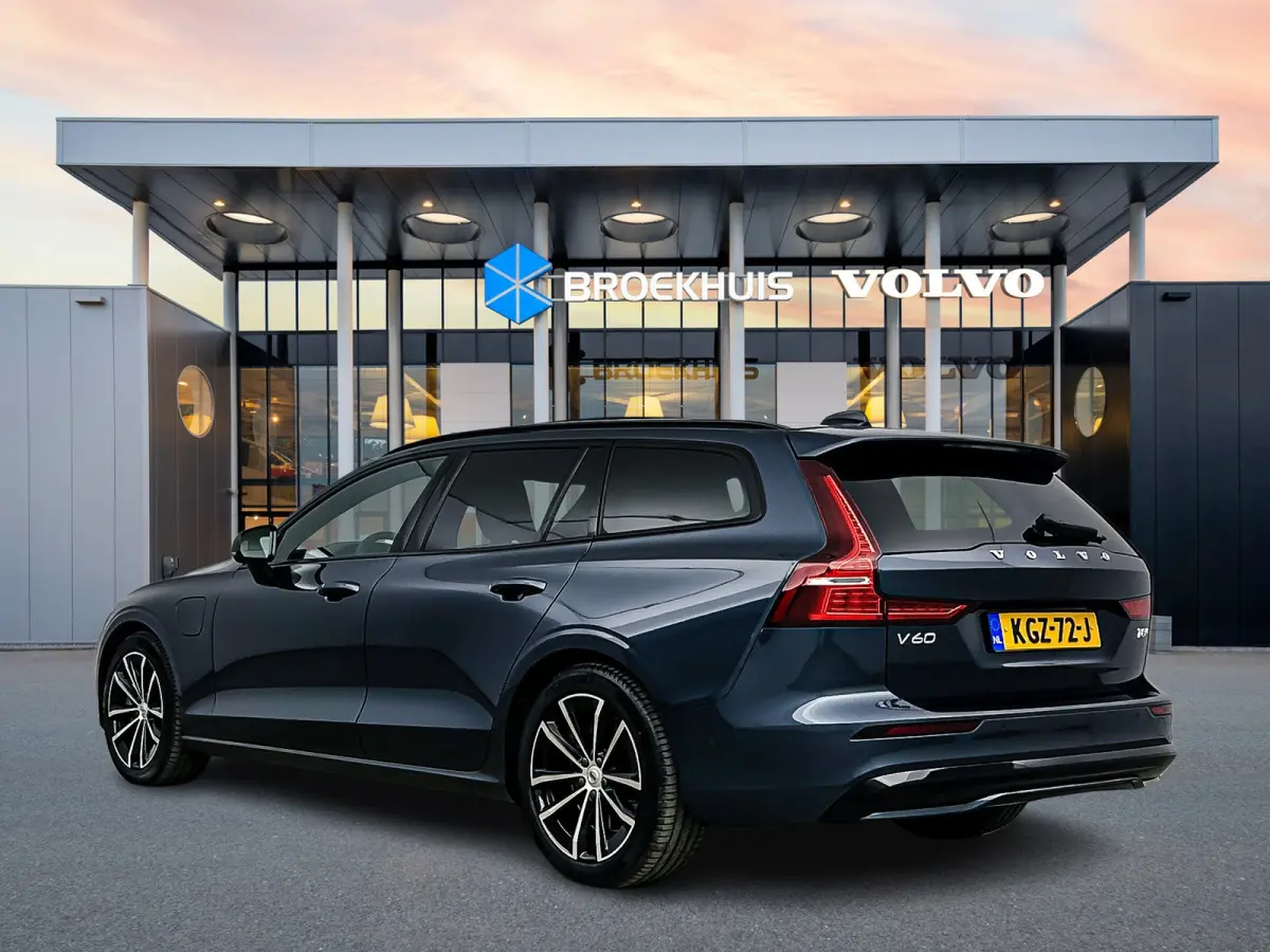 T8 Recharge Plus Dark | 18" | Panoramadak | Head-Up | Trekhaak | Elektr. verst. Sportstoelen | 360 Camera | Stoel/Stuur/Achterbankverwarming
