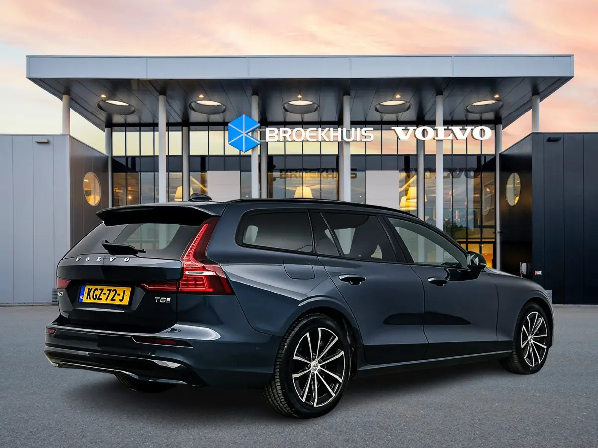 T8 Recharge Plus Dark | 18" | Panoramadak | Head-Up | Trekhaak | Elektr. verst. Sportstoelen | 360 Camera | Stoel/Stuur/Achterbankverwarming