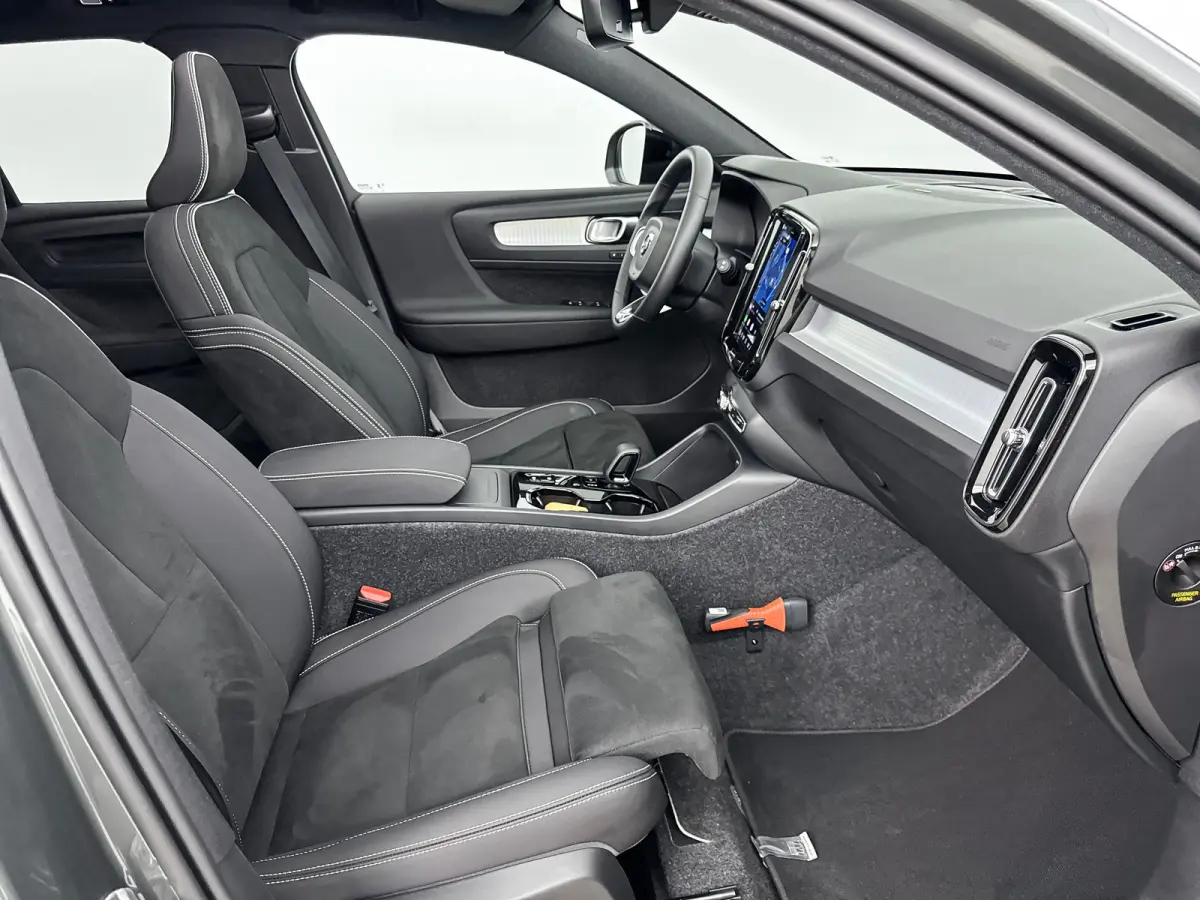 B4 Plus Dark | 19" Allseason | Panoramadak | Leder/Nubuck | Trekhaak | Harman Kardon | Elektr. verst. Stoelen | Parkeercamera | Stoel/Stuurverwarming