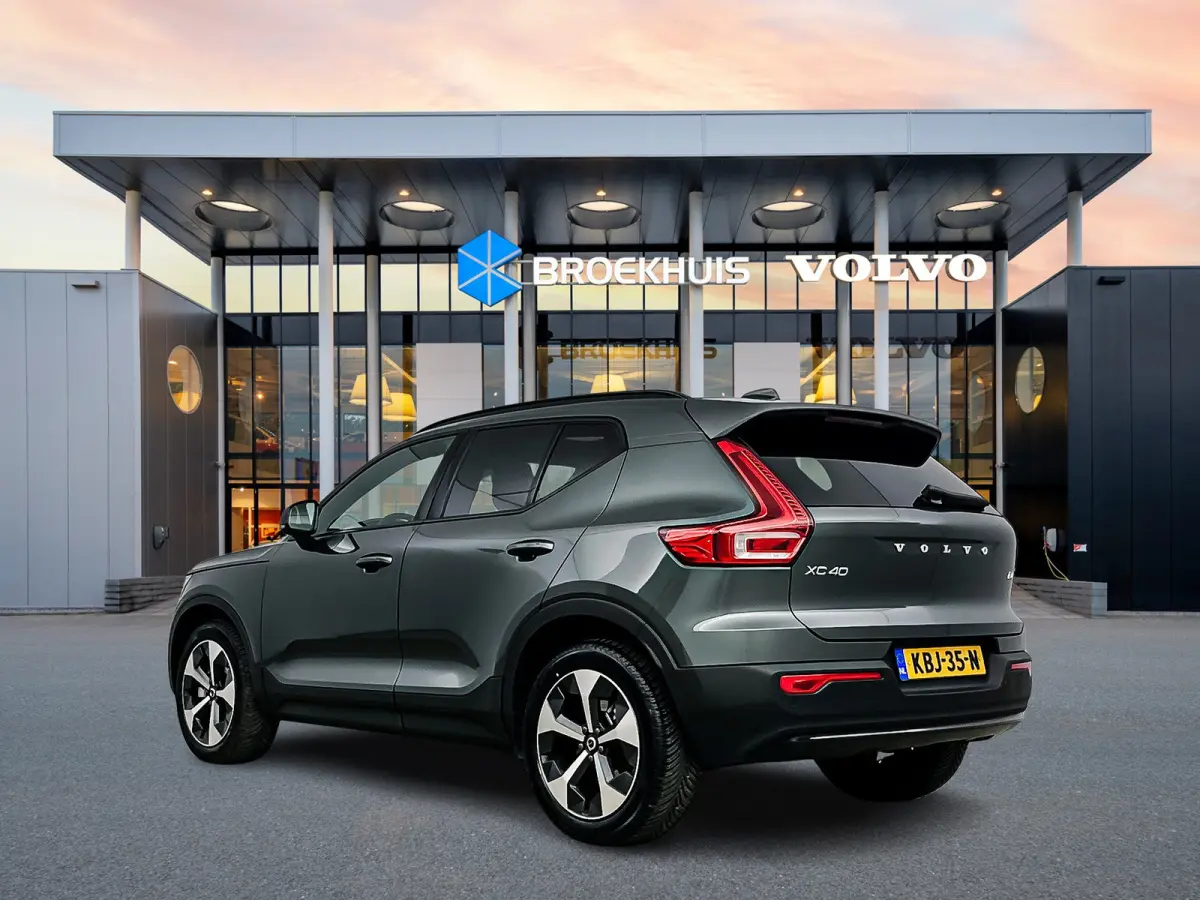 B4 Plus Dark | 19" Allseason | Panoramadak | Leder/Nubuck | Trekhaak | Harman Kardon | Elektr. verst. Stoelen | Parkeercamera | Stoel/Stuurverwarming