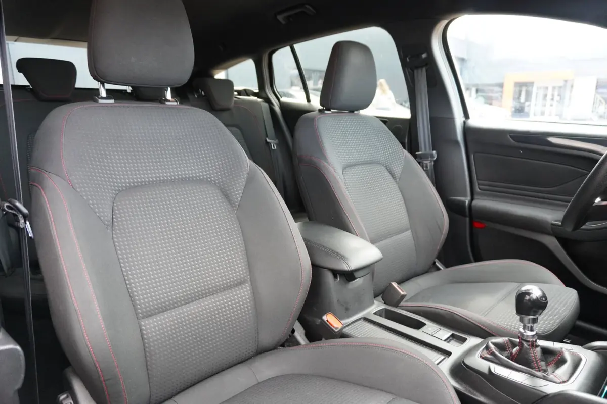 1.0 EcoBoost ST Line Business | Handgeschakeld | Airco | 18 Inch | Vol opties | Elek. Pakket | Inruil mogelijk