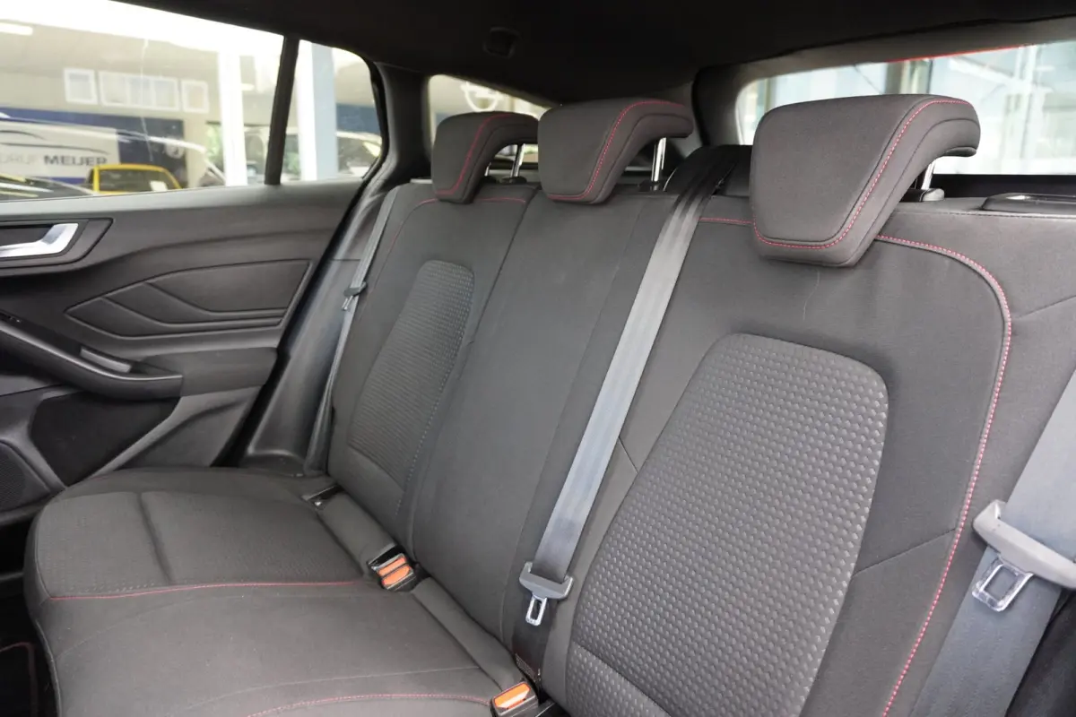 1.0 EcoBoost ST Line Business | Handgeschakeld | Airco | 18 Inch | Vol opties | Elek. Pakket | Inruil mogelijk