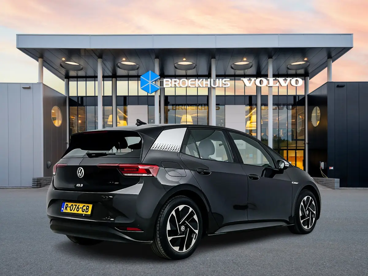 First 58 kWh | 18" | Adaptieve Cruise | Stoel/Stuurverwarming | Parkeerverwarming | PDC V+A | Climate Control