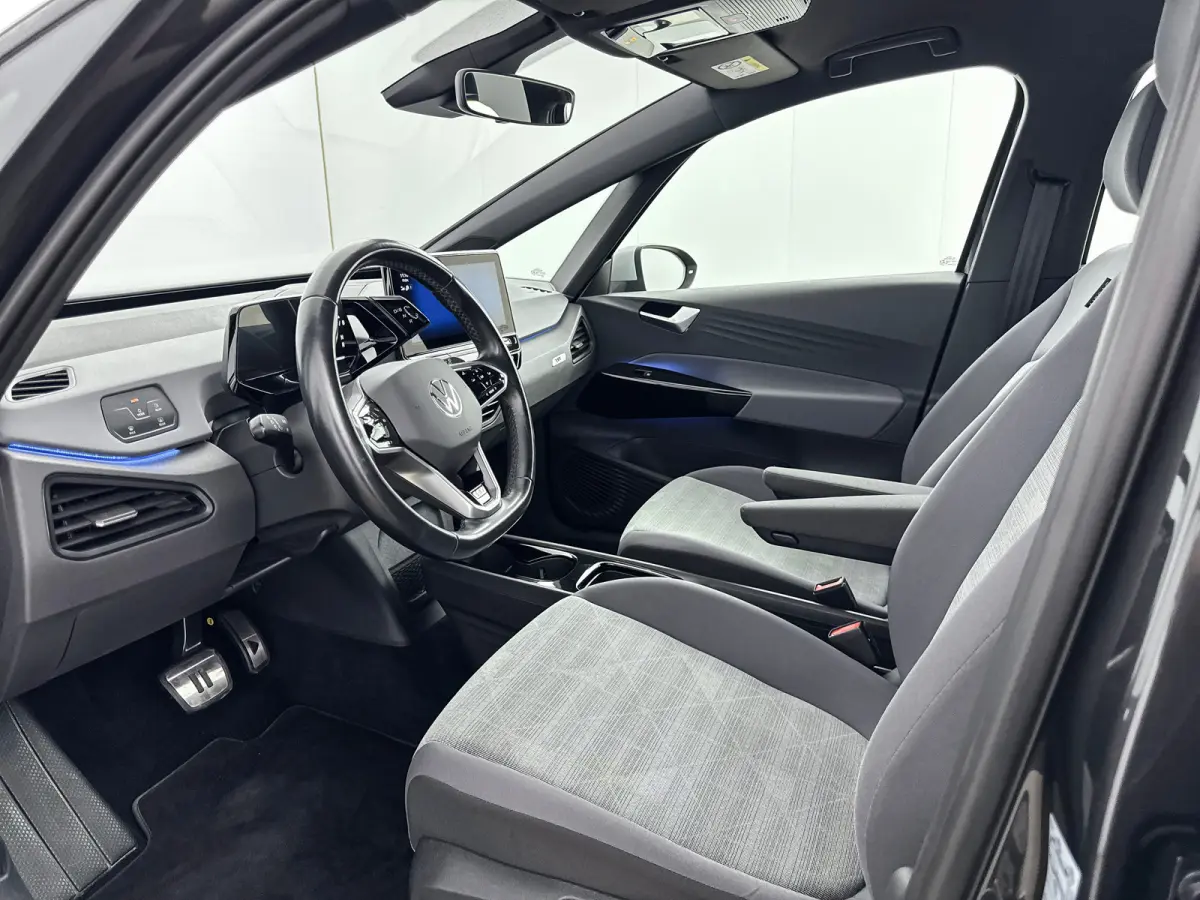 First 58 kWh | 18" | Adaptieve Cruise | Stoel/Stuurverwarming | Parkeerverwarming | PDC V+A | Climate Control