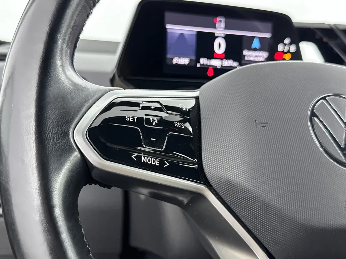 First 58 kWh | 18" | Adaptieve Cruise | Stoel/Stuurverwarming | Parkeerverwarming | PDC V+A | Climate Control