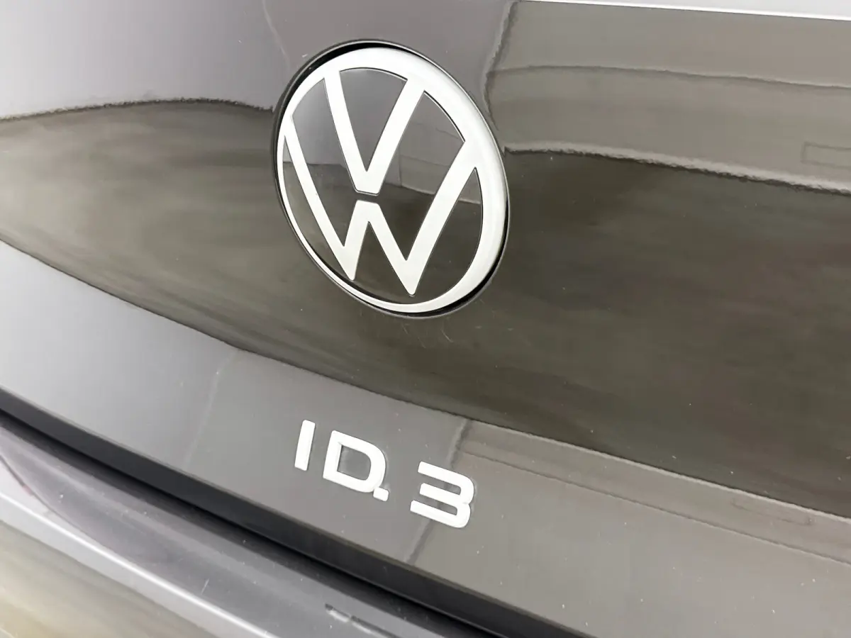 First 58 kWh | 18" | Adaptieve Cruise | Stoel/Stuurverwarming | Parkeerverwarming | PDC V+A | Climate Control