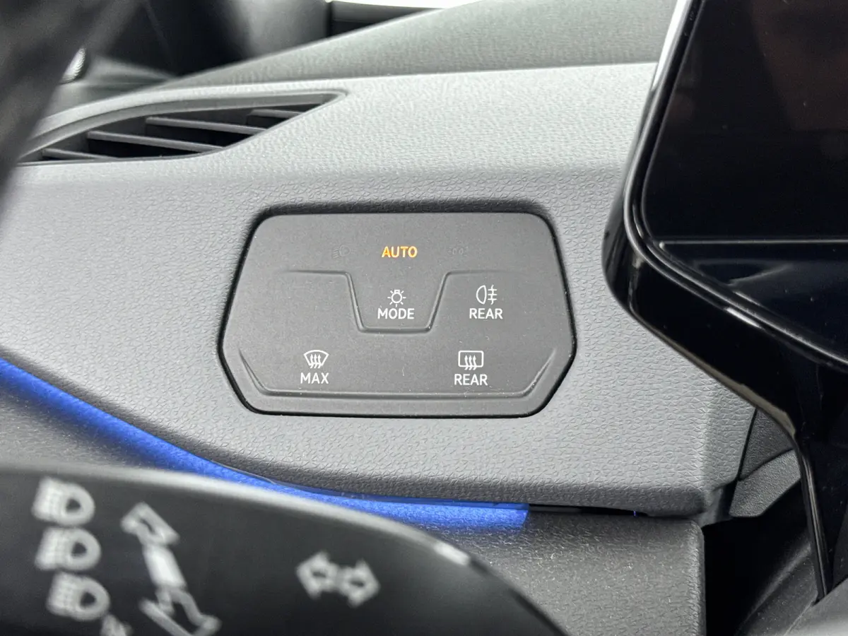 First 58 kWh | 18" | Adaptieve Cruise | Stoel/Stuurverwarming | Parkeerverwarming | PDC V+A | Climate Control
