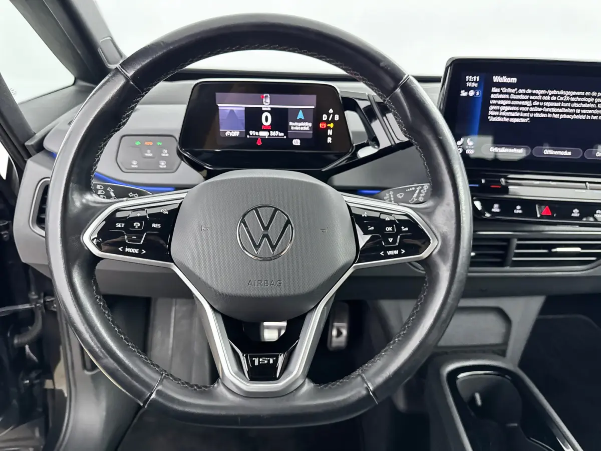 First 58 kWh | 18" | Adaptieve Cruise | Stoel/Stuurverwarming | Parkeerverwarming | PDC V+A | Climate Control