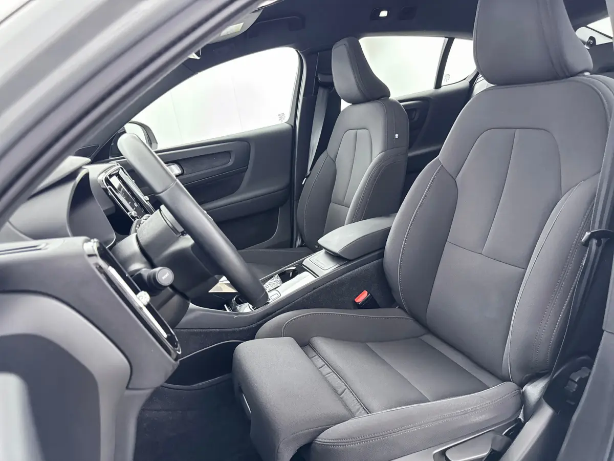 Single Motor Extended Range Plus 82 kWh | 19" Allseason | Adaptieve Cruise | BLIS | Stoel/Stuurverwarming | Keyless | Panoramadak | Warmtepomp