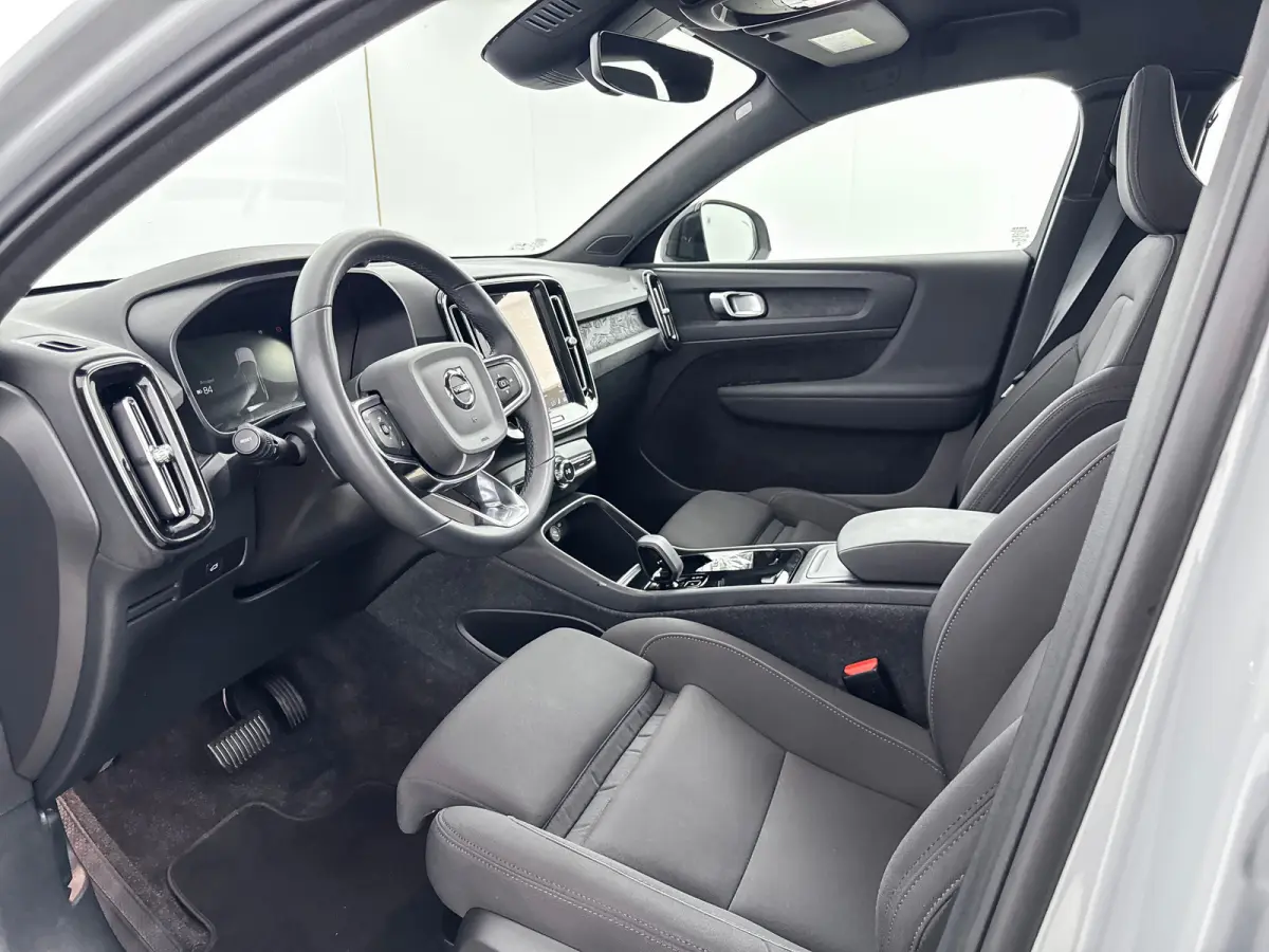 Single Motor Extended Range Plus 82 kWh | 19" Allseason | Adaptieve Cruise | BLIS | Stoel/Stuurverwarming | Keyless | Panoramadak | Warmtepomp