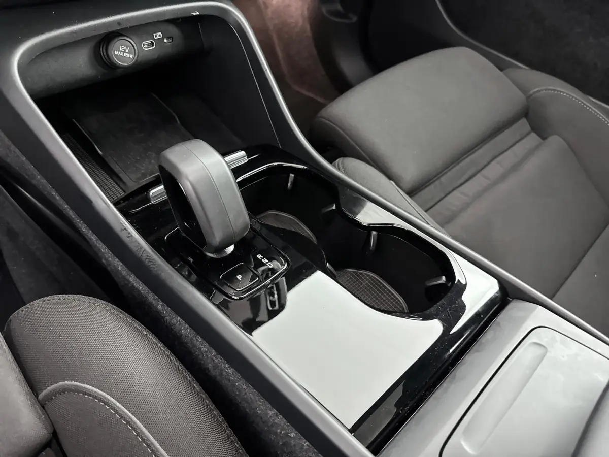 Single Motor Extended Range Plus 82 kWh | 19" Allseason | Adaptieve Cruise | BLIS | Stoel/Stuurverwarming | Keyless | Panoramadak | Warmtepomp