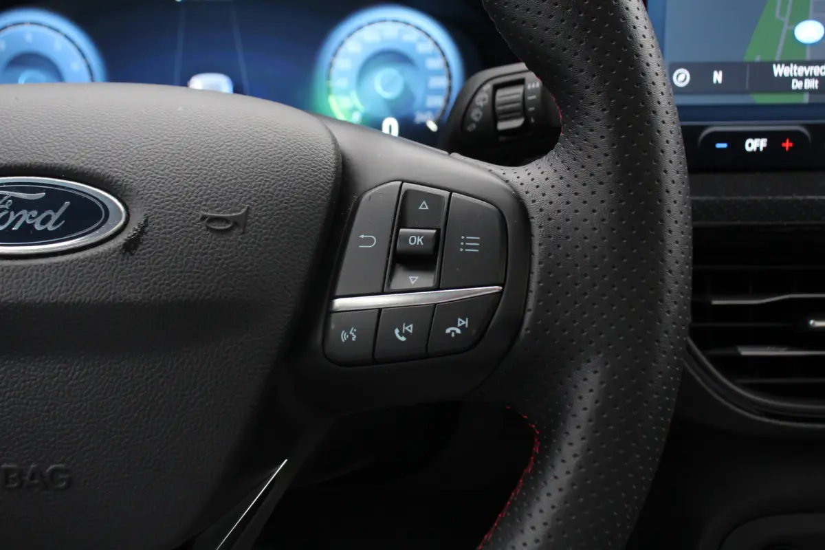 1.0 EcoBoost Hybrid ST Line X | Panoramadak | Adaptive Cruise | Elektr Achterklep | Stoel-/Stuurverwarming | 18 inch velgen | Keyless | B&O