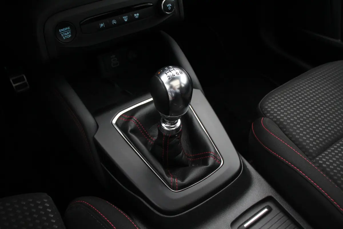 1.0 EcoBoost Hybrid ST Line X | Panoramadak | Adaptive Cruise | Elektr Achterklep | Stoel-/Stuurverwarming | 18 inch velgen | Keyless | B&O