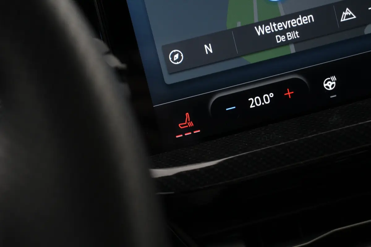 1.0 EcoBoost Hybrid ST Line X | Panoramadak | Adaptive Cruise | Elektr Achterklep | Stoel-/Stuurverwarming | 18 inch velgen | Keyless | B&O