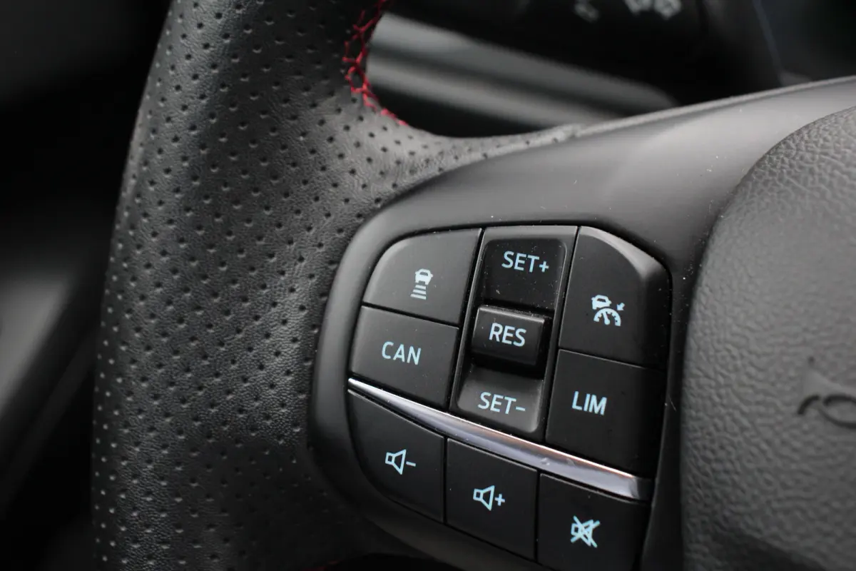 1.0 EcoBoost Hybrid ST Line X | Panoramadak | Adaptive Cruise | Elektr Achterklep | Stoel-/Stuurverwarming | 18 inch velgen | Keyless | B&O