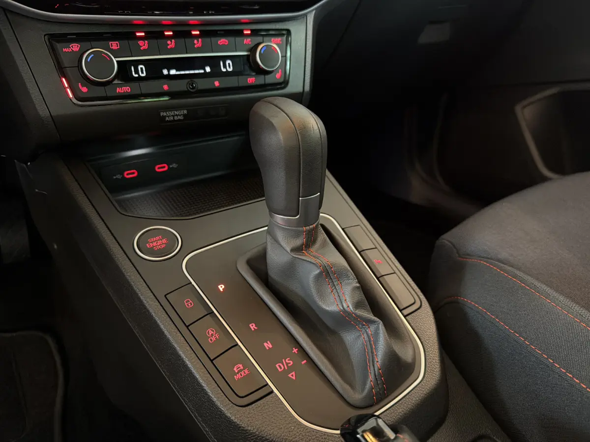 TSI 116PK DSG FR-SPORT CAMERA/CARPLAY/STOELVERWARMING