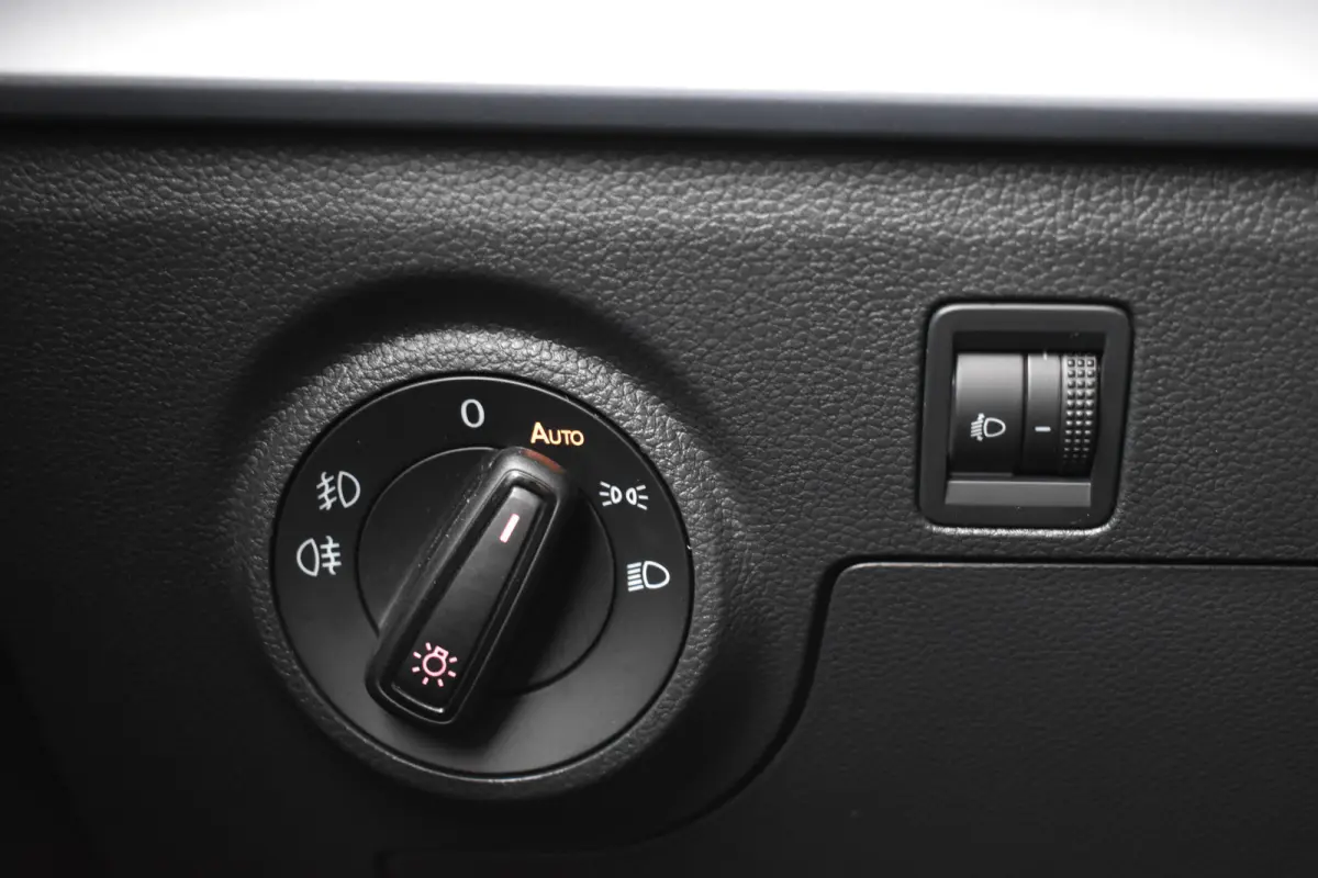 TSI 116PK DSG FR-SPORT CAMERA/CARPLAY/STOELVERWARMING