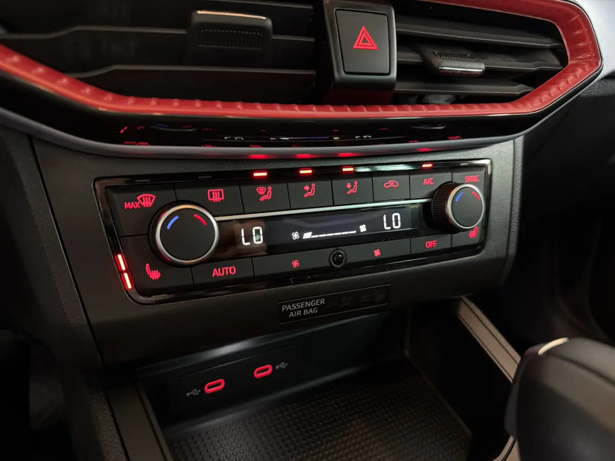 TSI 116PK DSG FR-SPORT CAMERA/CARPLAY/STOELVERWARMING
