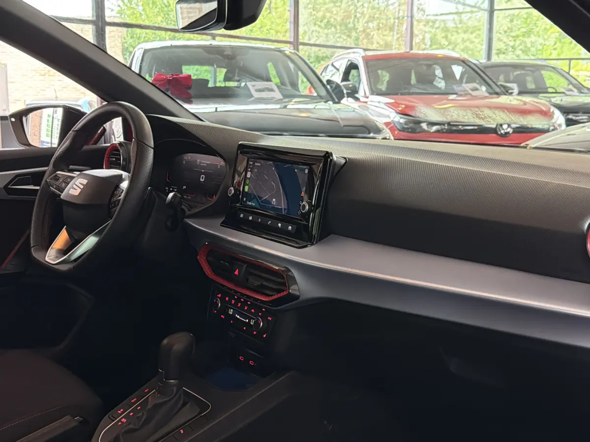 TSI 116PK DSG FR-SPORT CAMERA/CARPLAY/STOELVERWARMING