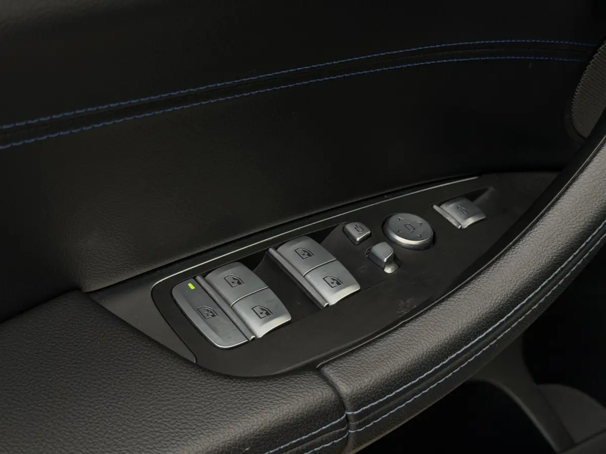 xDrive30e M-Sport | Pano | HUD | ACC | Leder | memory | Harman Kardon