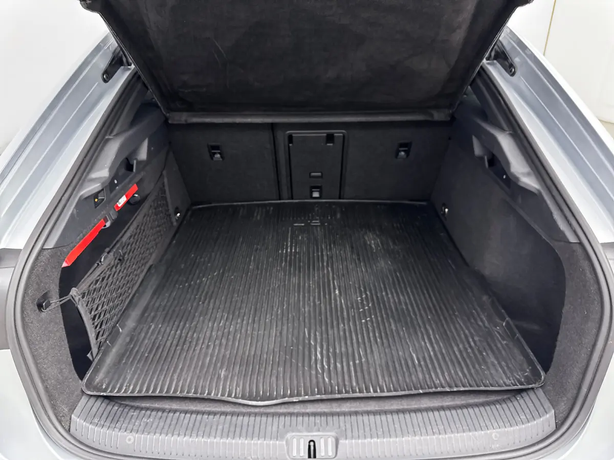 Pro S Business 86 kWh | 19" | Trekhaak | Head-Up | 360 Camera | Elektr. verst. Stoelen | Matrix LED | Stoel/Stuurverwarming | Adaptieve Cruise | BLIS | Keyless |