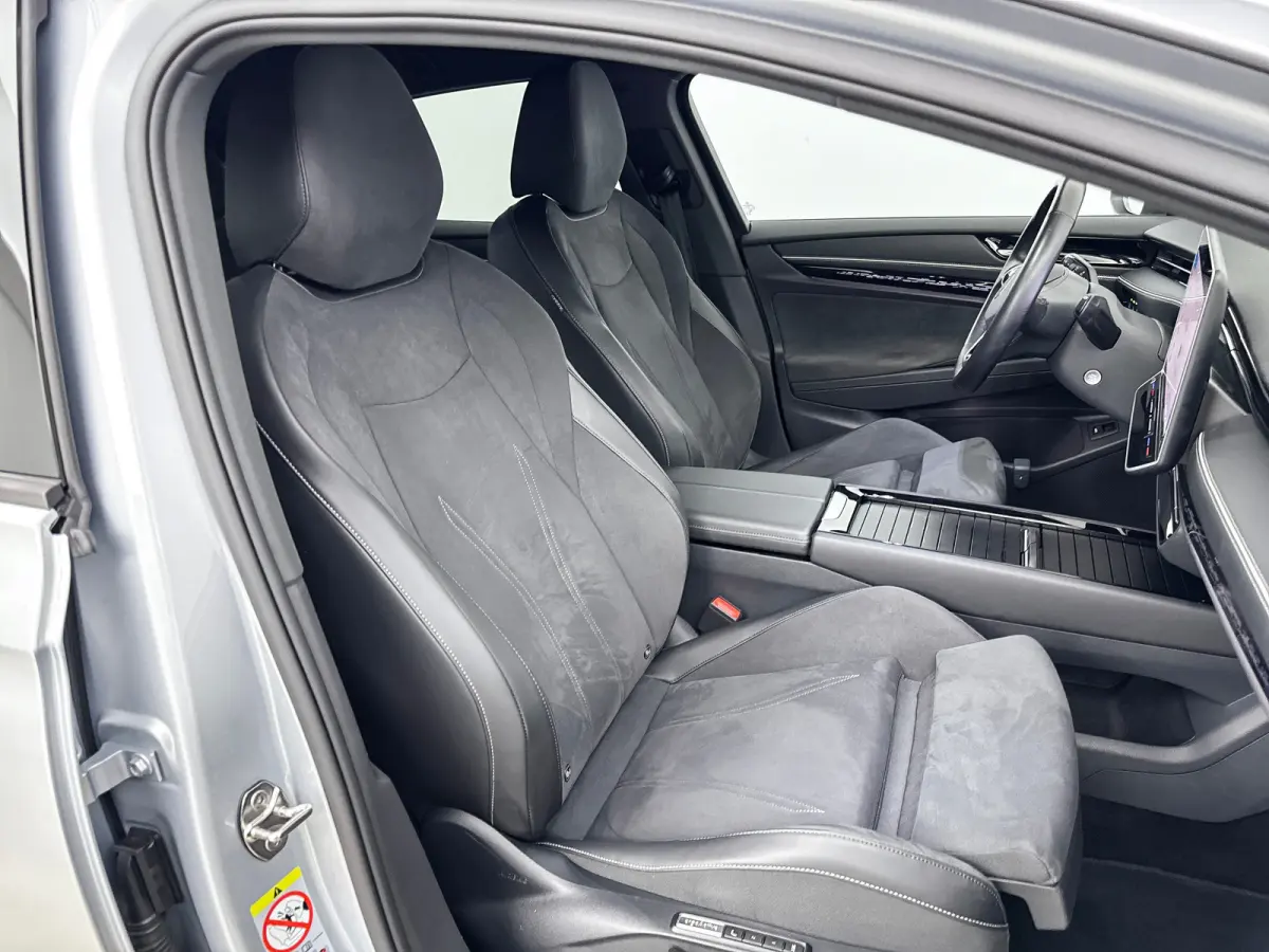 Pro S Business 86 kWh | 19" | Trekhaak | Head-Up | 360 Camera | Elektr. verst. Stoelen | Matrix LED | Stoel/Stuurverwarming | Adaptieve Cruise | BLIS | Keyless |