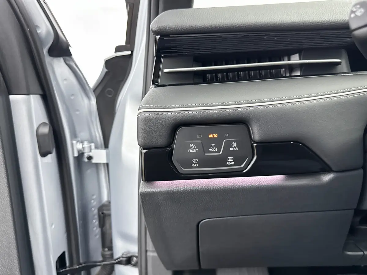 Pro S Business 86 kWh | 19" | Trekhaak | Head-Up | 360 Camera | Elektr. verst. Stoelen | Matrix LED | Stoel/Stuurverwarming | Adaptieve Cruise | BLIS | Keyless |