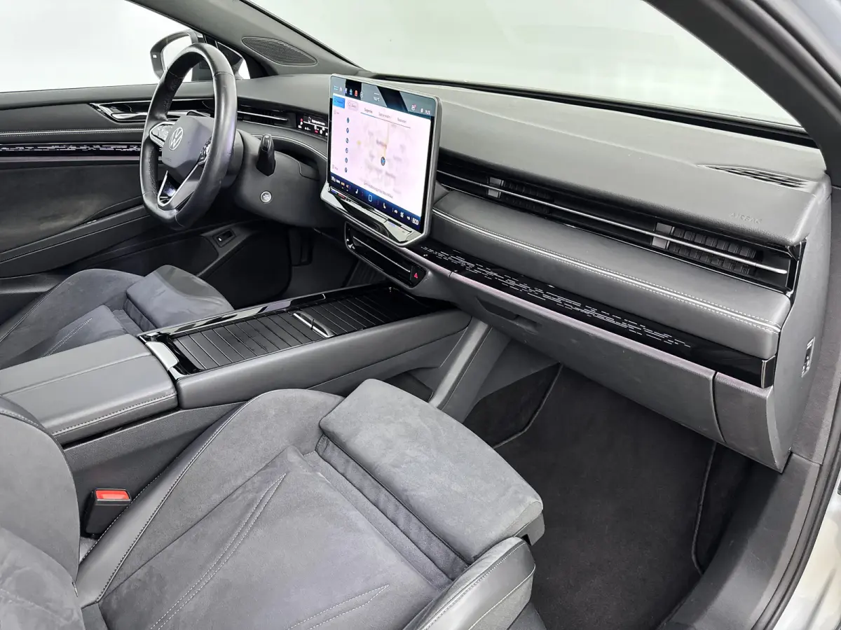 Pro S Business 86 kWh | 19" | Trekhaak | Head-Up | 360 Camera | Elektr. verst. Stoelen | Matrix LED | Stoel/Stuurverwarming | Adaptieve Cruise | BLIS | Keyless |