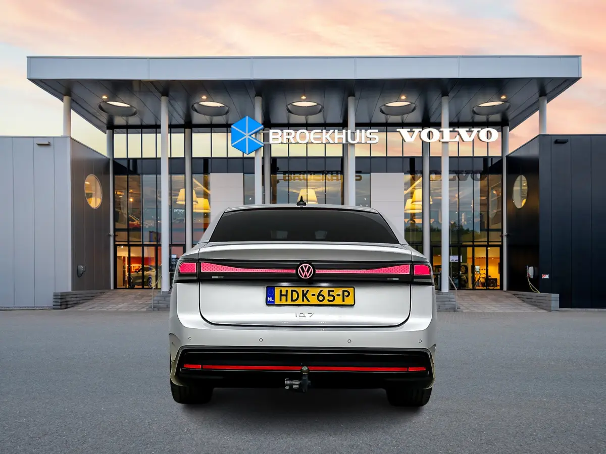 Pro S Business 86 kWh | 19" | Trekhaak | Head-Up | 360 Camera | Elektr. verst. Stoelen | Matrix LED | Stoel/Stuurverwarming | Adaptieve Cruise | BLIS | Keyless |