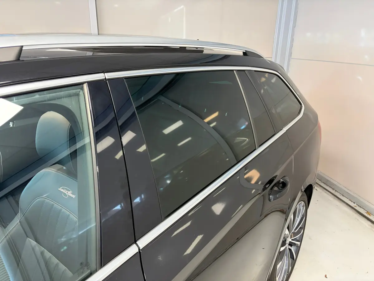 Laurin & Klement 1.4 TSI iV PHEV | Panoramadak | Trekhaak | Leder | Canton |